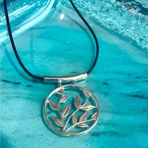 Elegant Silver Leaf Pendant Necklace